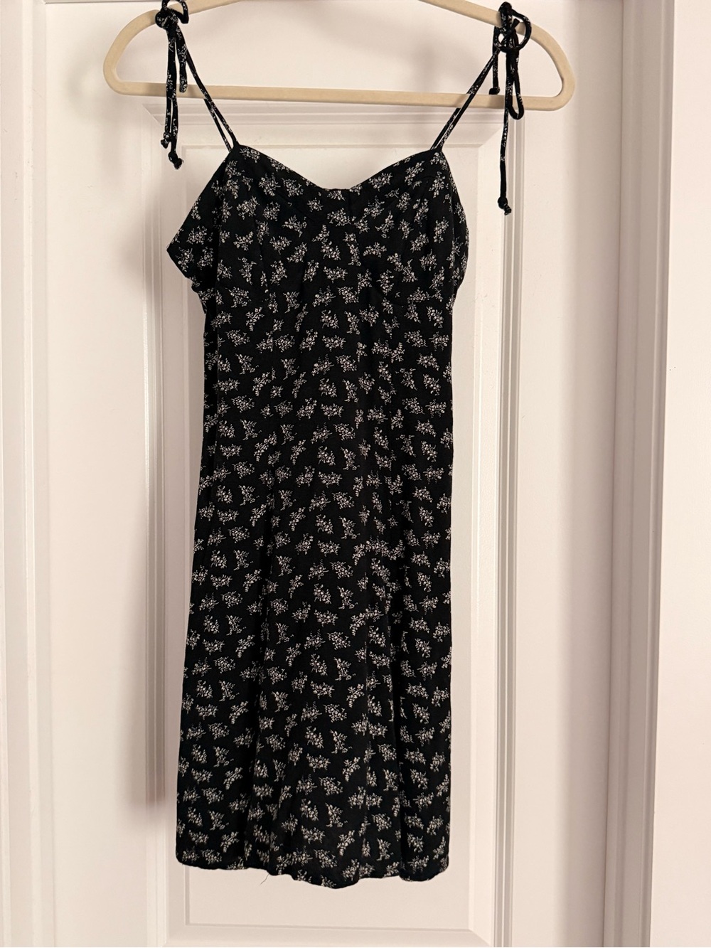 American Eagle Outfitters Black Floral Tie-Shoulder Mini Dress